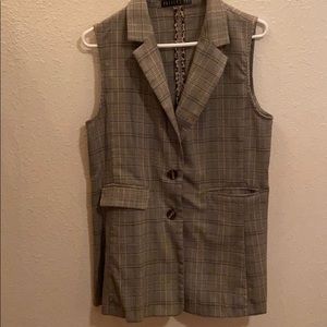 Plaid vest NEVER WORN